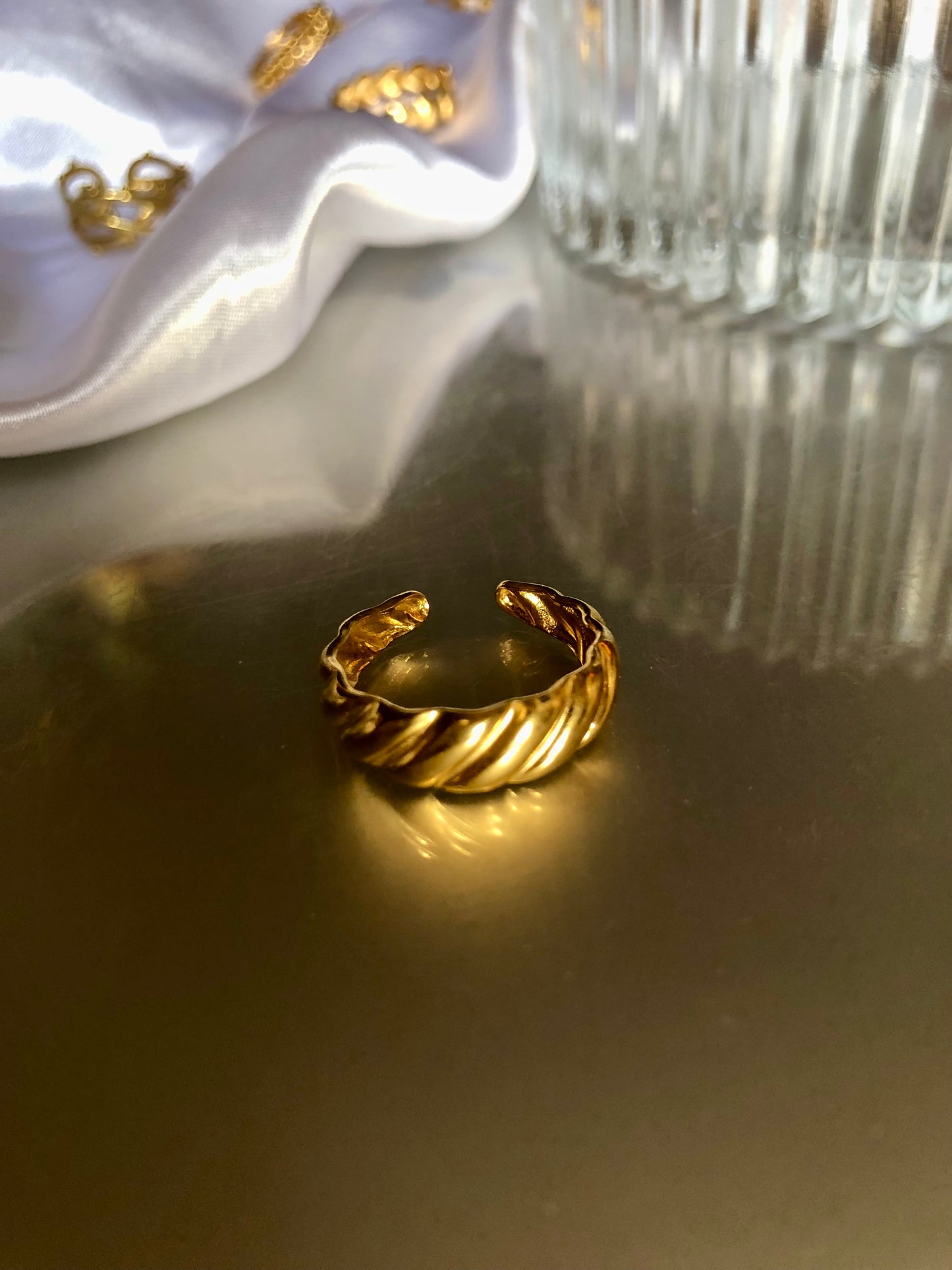 Twisted luxe Ring