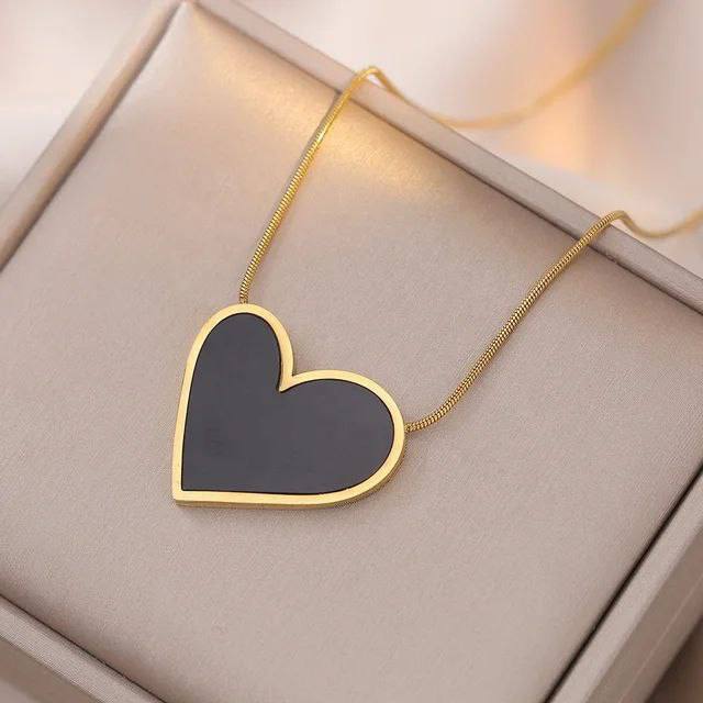 Black heart necklace